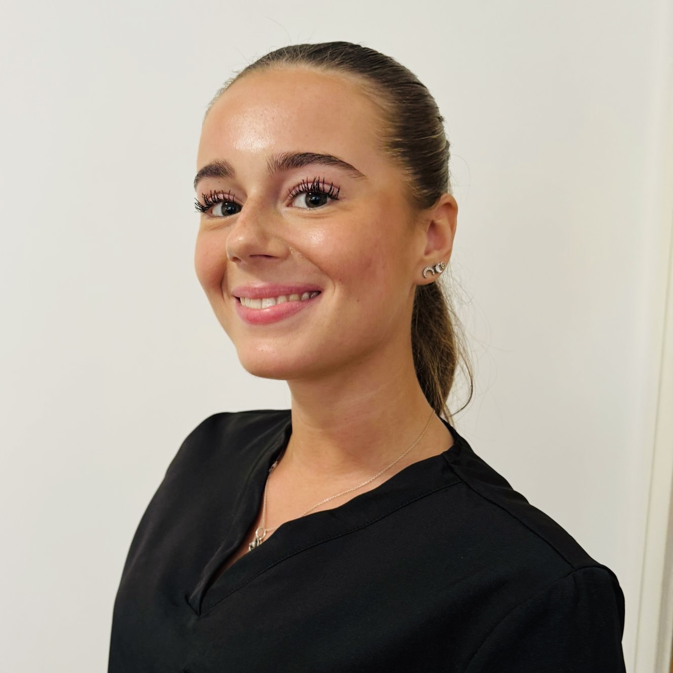 Sunnie Dyer Receptionist Smileart Dental Valley